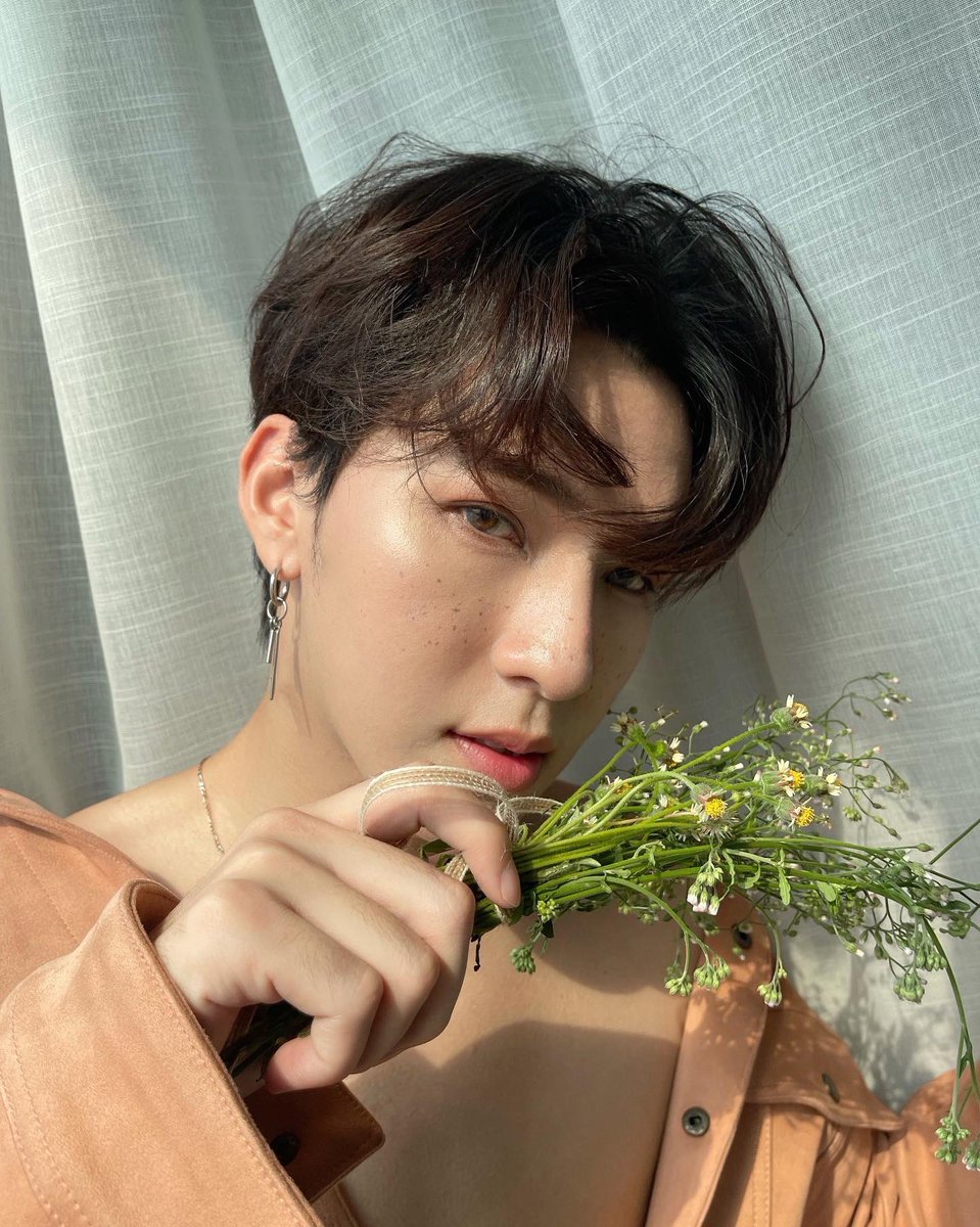 Shanerler's tweet photo. รับสอนว่ายน้ำนะครับ เผื่อใครที่กำลังจมอยู่กับความน่ารักของผม 💛

Happy Valentine's day นะค้าบบบบ ❤️‍🔥 https://t.co/ckmrER1jJa