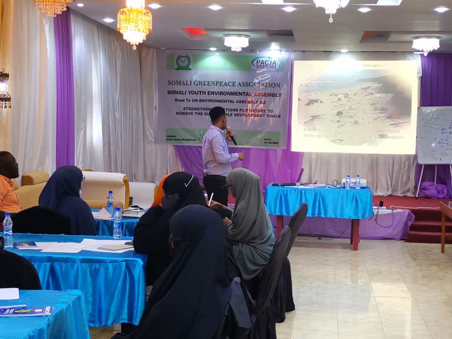YasinMowlid's tweet photo. #Livestream @mohamed_Caqil presenting #LYEA Somalia conditions of marine environment ins Somalia.@StockholmPlus50 @BerghofFnd https://t.co/8a4XjfLnXa
