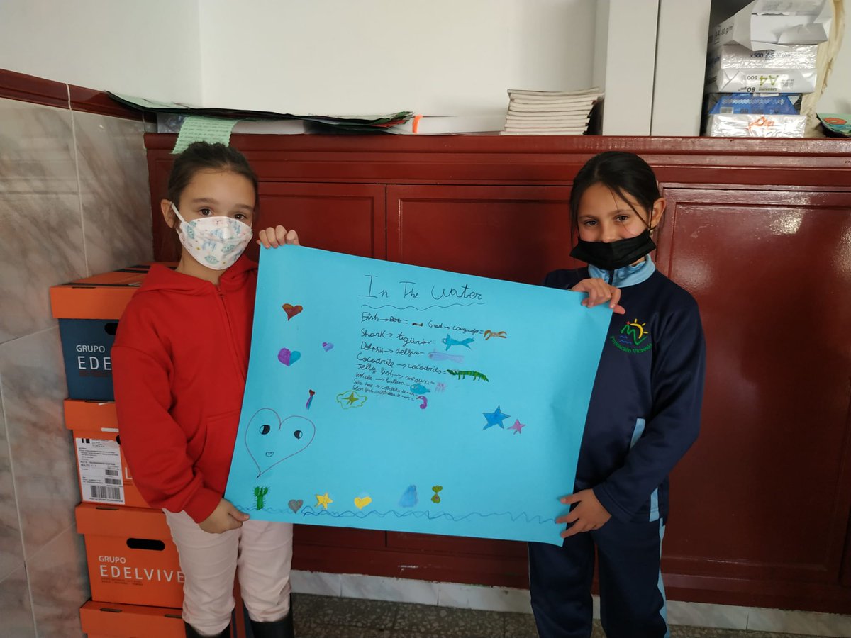esc_idiomasfv's tweet photo. We learn about Animal Habitats! 🐋🐆
Los alumnos de #Foovy de @SJObrero han trabajado en un proyecto sobre los animales y sus hábitats y lo han expuesto a sus compañeros en clase 🇬🇧🖍️
¡Gran trabajo! 🤗
@fvictoria_es #growinguptogether https://t.co/KawFqZgCjW