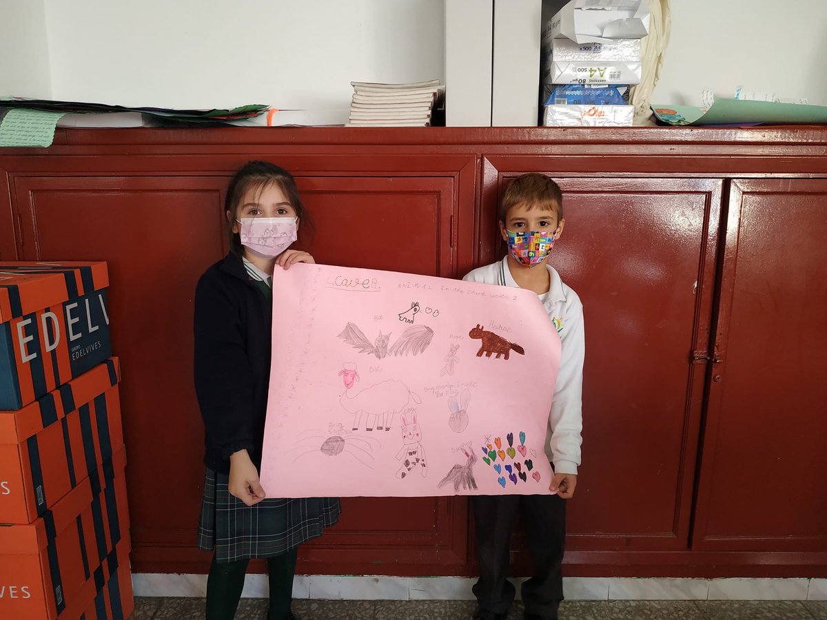 esc_idiomasfv's tweet photo. We learn about Animal Habitats! 🐋🐆
Los alumnos de #Foovy de @SJObrero han trabajado en un proyecto sobre los animales y sus hábitats y lo han expuesto a sus compañeros en clase 🇬🇧🖍️
¡Gran trabajo! 🤗
@fvictoria_es #growinguptogether https://t.co/KawFqZgCjW