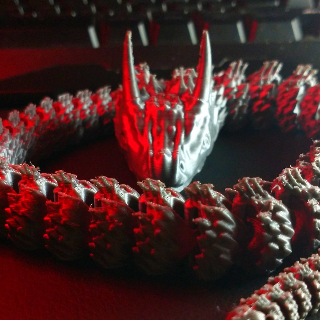 I think he's not happy 🐍🐉

Available in <a href="/Cults3D/">Cults.</a> 

STL 💜 cults3d.com/es/modelo-3d/j…

#3Dprinting #3dprint