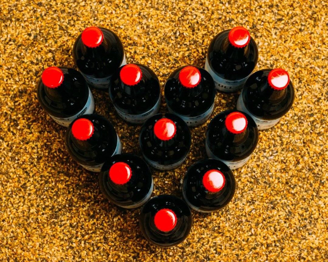 Will you beer my Valentine? A dozen red roses may be customary, but we'd much rather receive a dozen bottles of Full Tilt today ❤️

Happy Valentine's Day from the Wriggly Monkey Brewery!