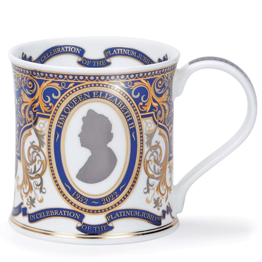 MorrabStudio's tweet image. 🇬🇧🎊👑 ~ Queen Elizabeth II ~ 👑🎊🇬🇧
Celebrating her #PlatinumJubilee - 70 years on the throne! We now have a selection of #commemorative items for this significant occasion. 'Made in England' fine china mugs, Moorcroft Pottery vases and a Steiff bear: morrabstudio.co.uk/c/887/Commemor…