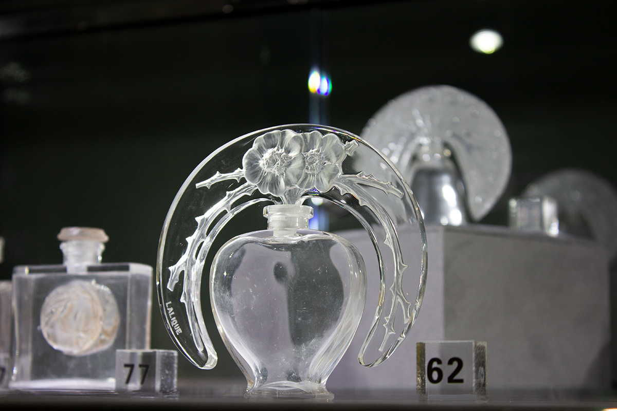 An enchanting #ValentinesDay 💕outing! Discover the exquisite single owner collection of scent bottles by #Lalique to be offered in our 17 February auction. Join us at our #London gallery on <a href="/ConnaughtVil/">Connaught Village</a> for the viewing of the sale from today at 10am. bit.ly/3H0wS4p