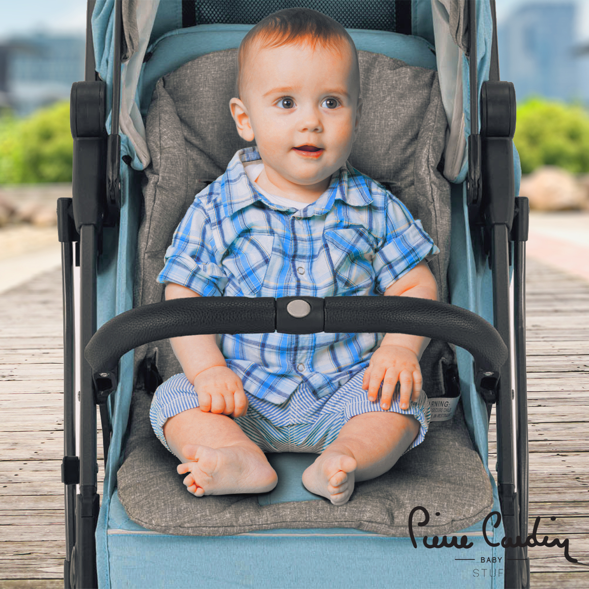 Açılabilir ön bar, Ekstra dolgulu iç ped, 5 nokta emniyet kemer sistemi, Ayarlanabilir sırt dayanağı, güneş siperliği, ayak koyma yeri gibi özellikleri ile Pierre Cardin Vovo Cabin Bebek Arabası güvenliğinizi her şeyden önce tutar!

#PierreCardinBebek #Bebek #BebekArabası