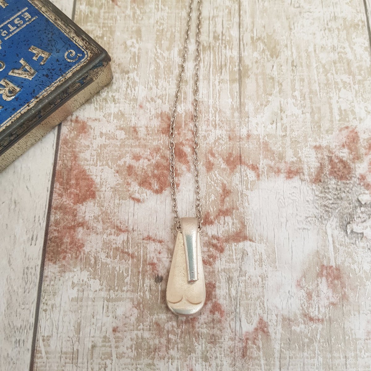 martisanne's tweet photo. Minimalist bar necklace, silver spoon pendant, plain drop, simple necklace, spoon jewelry, vertical bar, everyday jewelry, layering, boho https://t.co/gGGhHyULIA #EtsyTeamUnity #TMTinsta #VerticalBar https://t.co/hdF9c77jiP