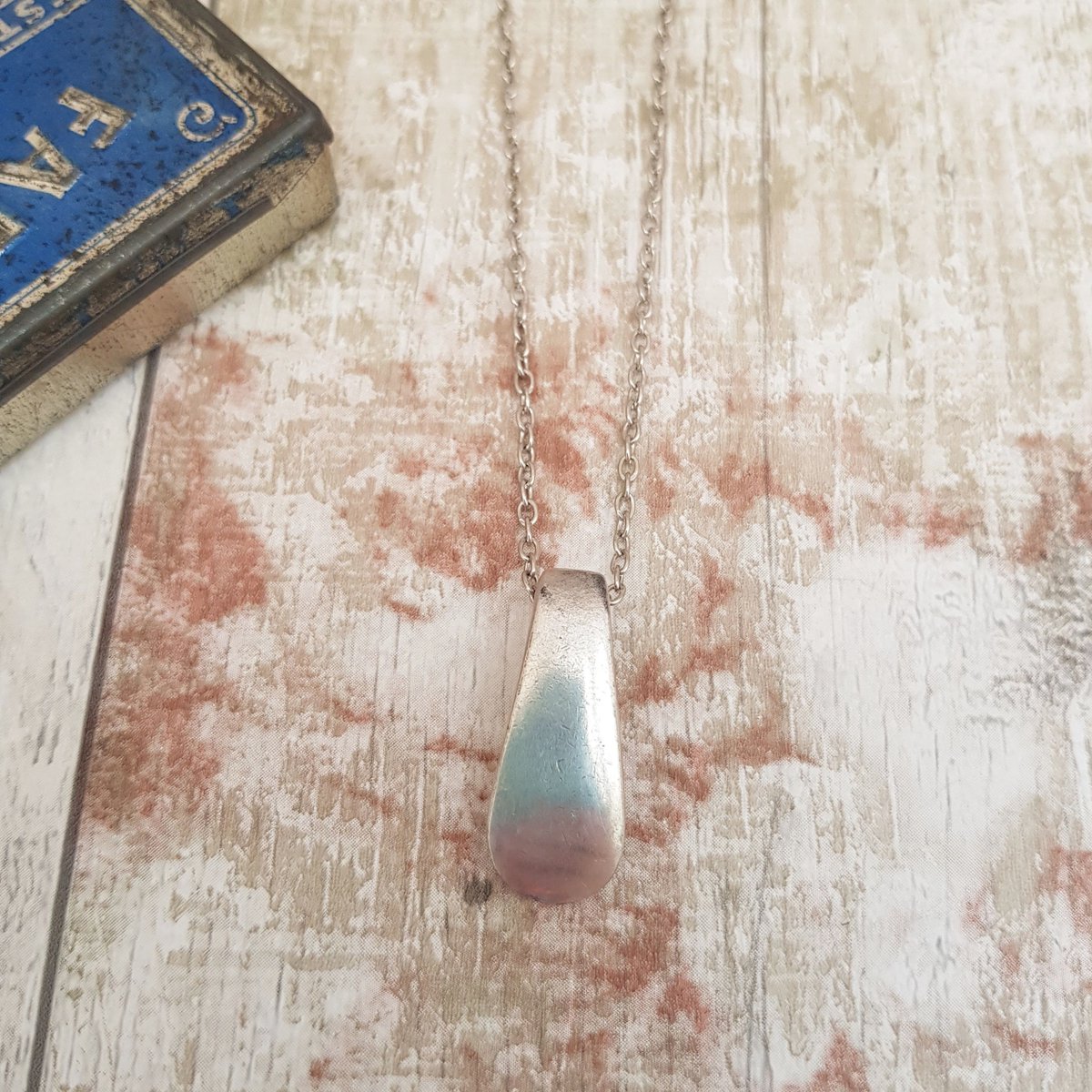 martisanne's tweet photo. Minimalist bar necklace, silver spoon pendant, plain drop, simple necklace, spoon jewelry, vertical bar, everyday jewelry, layering, boho https://t.co/gGGhHyULIA #EtsyTeamUnity #TMTinsta #VerticalBar https://t.co/hdF9c77jiP