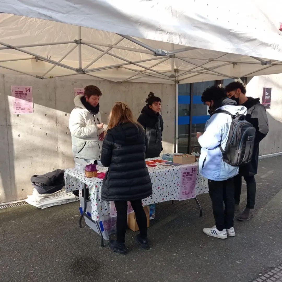 comiantisida's tweet image. ¡Estamos en la UPNA por el Dia Europeo de la Salud Sexual! ¡Estamos a la tarde también! ¡Acércate!

NUPen gaude Sexu Osasunaren Europako Egunagatik! Arratsaldean ere bai! Hurbildu!