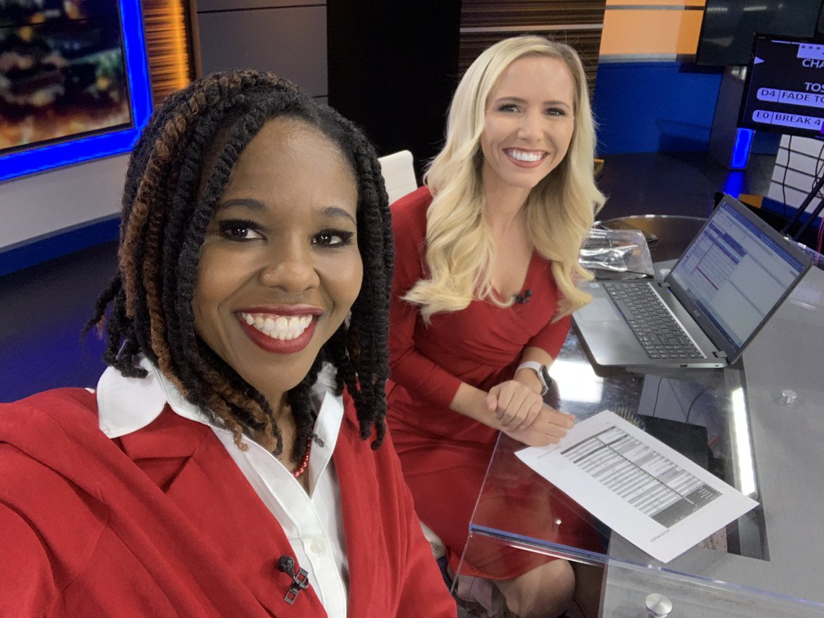 Happy Valentine’s Day from your two morning Galentines! Enjoy your Monday! ♥️♥️ 
#gms <a href="/WCTV/">WCTV Eyewitness News</a> #ValentinesDay2022