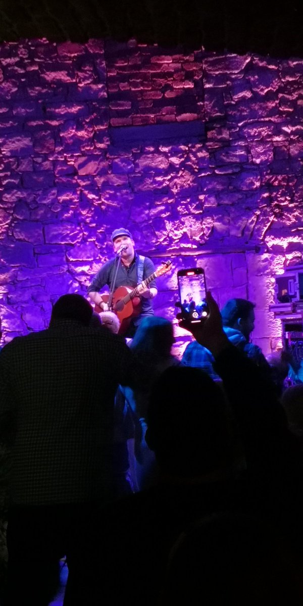 Barneydavis85's tweet photo. Cracking night at Rory and the Island last night. Great venue @GrantStottOnAir https://t.co/jsmMD04Kwb
