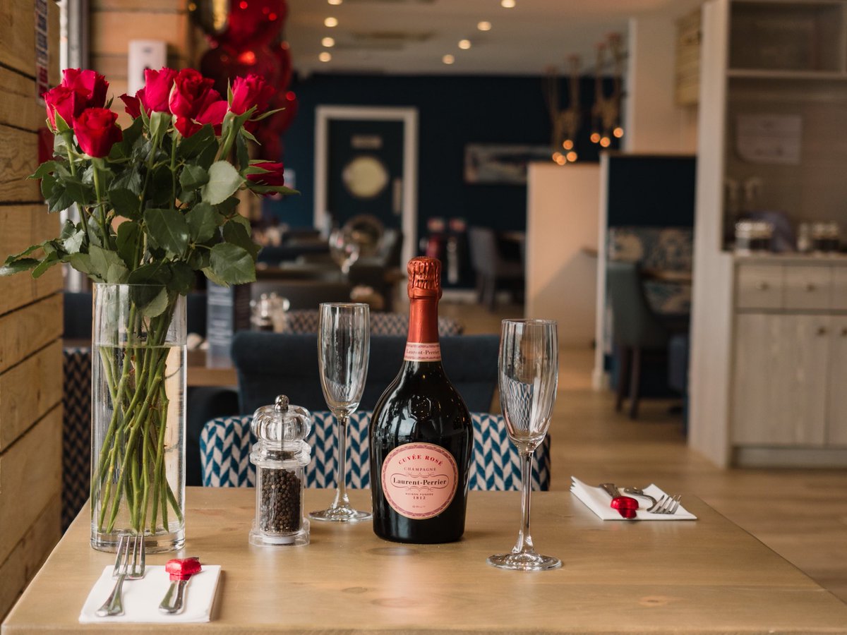 Happy Valentine's day everyone! 💘

We’re all set to welcome our loving customers aboard The Deck this evening. 💘⚓️💙💝

#ValentinesDay2022 #GalentinesDay #PalentinesDay #HappyValentinesDay