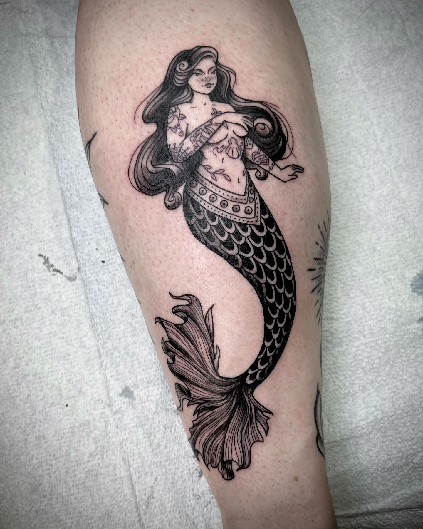 Sacred Heart Tattoo on X: You don't really see a lot of mermaids online,  since they typically try to avoid the net. 🧜🏽‍♀️ by shop apprentice  @tarattattoos #sacredheartvancity #vancouvertattoo #vancityoriginals  #taratorossiantattoos #mermaid #