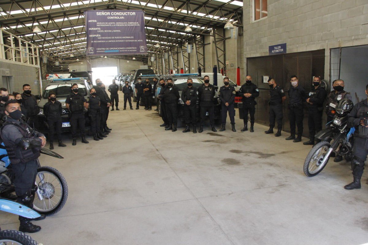 jaimemendezh's tweet photo. Esta mañana, en el Centro de Operaciones Logístico de nuestra Policía Municipal, en Barrio Obligado, participamos del relevo diario de motos y patrullas y agradecimos a todos los agentes su trabajo y compromiso @Hncalvente #SanMiguel https://t.co/2Riaz0jYXr