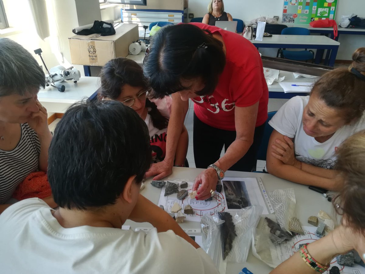 EuroGeosciences's tweet photo. EGU's Education Committee is seeking new volunteer members (particularly Early Career Scientists) with an interest in supporting teachers of geoscience from primary to tertiary levels of education. Apply by 28 February 2022.

Find out more: https://t.co/d8P4Gl3hQ2 https://t.co/UMY28NzUt5