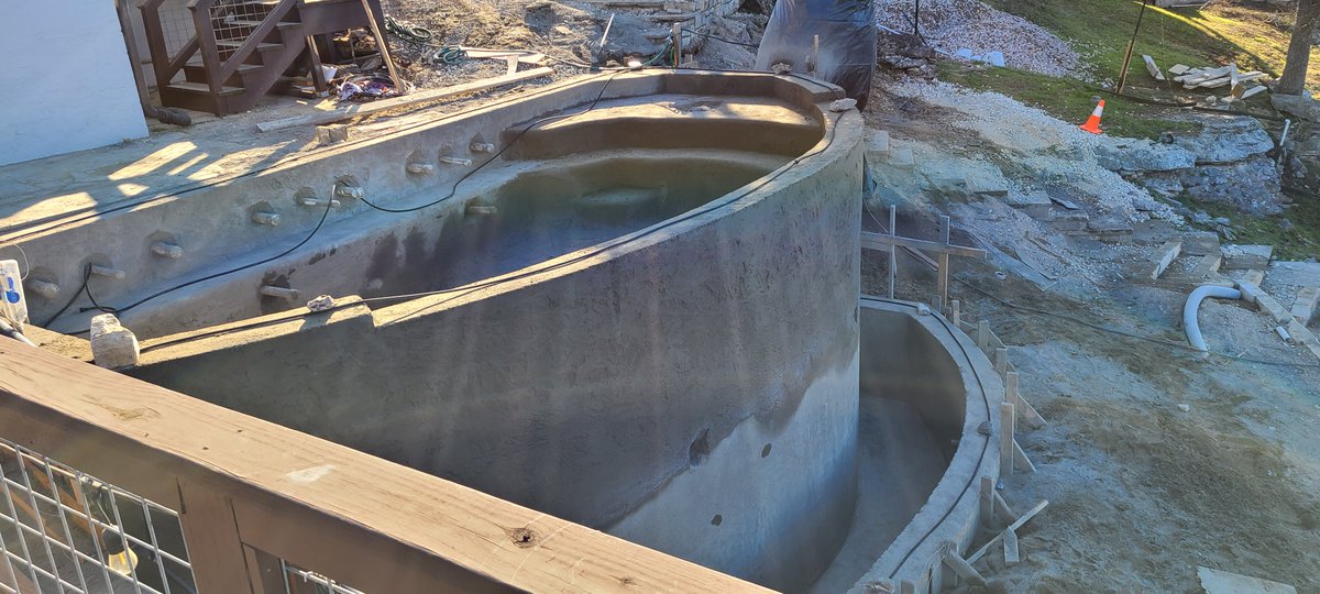 AlluringPools's tweet image. Its was a long couple of days last week in Marble Falls, but we did get it shot!

Construction dog has no fears!!

Now.... we're hydrating and sealing. 

Then tile and coping!

#infinityedge #lakeside #onacliff #swimspa