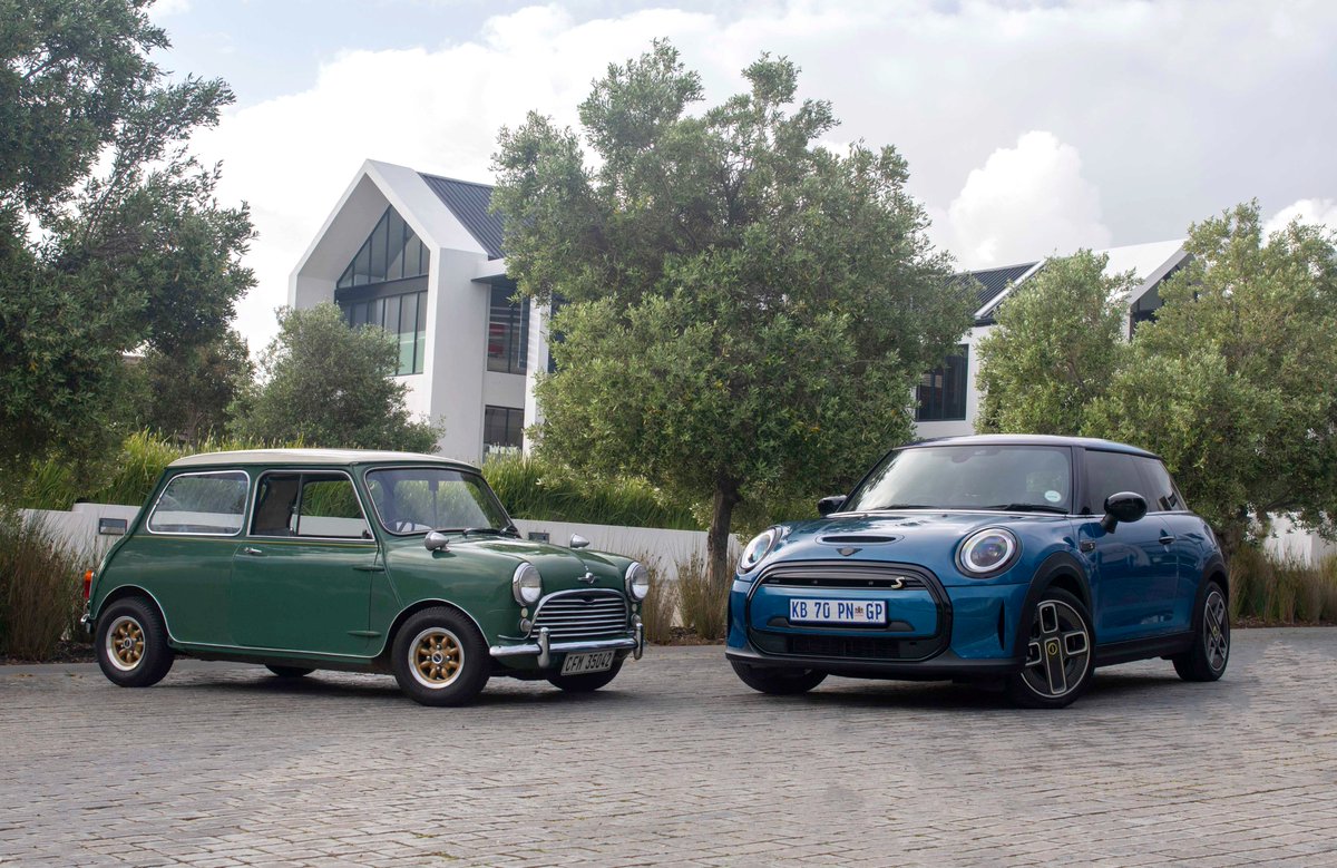 IanMcLaren76's tweet image. New work for @EVLivingza. A video review of the all-electric Mini SE, complete with a special family reunion... 

@MINISouthAfrica #Mini #electricmini #minifans #coopers #austincoopers #morriscoopers #ev 

youtube.com/watch?v=h-OnWB…