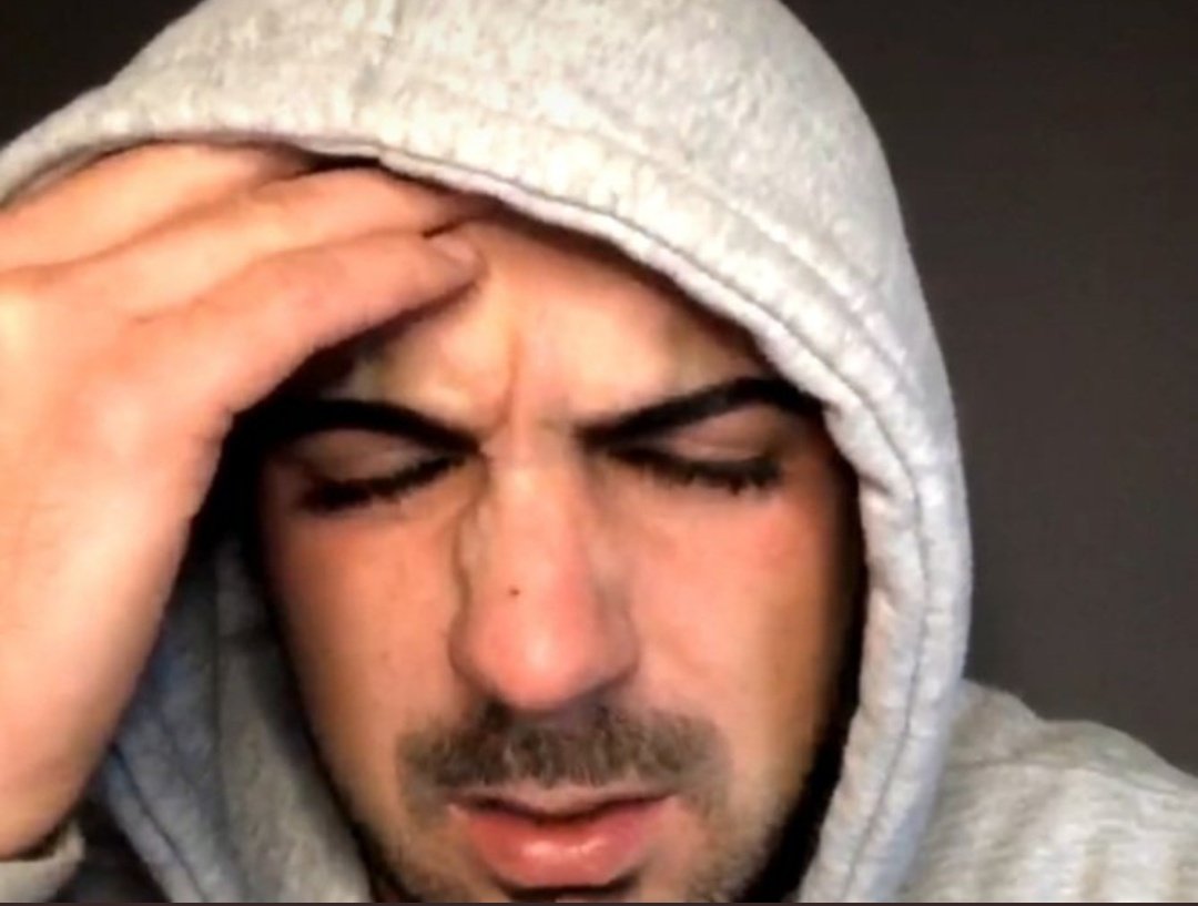 wavvy_8's tweet photo. Quando me começam a fuder a cabeça logo de manhã:
@elfabioalves https://t.co/VDxc1LRepp