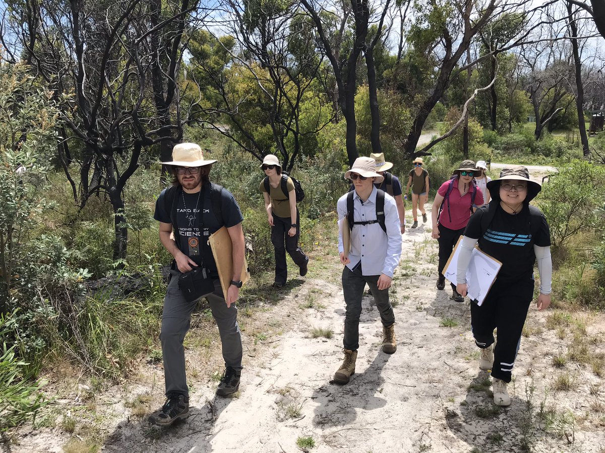 sandramcgeo's tweet photo. An excellent Day 1 for #GEOL30002 at #CapeConran β
#geology @SciMelb https://t.co/lSbiSx5bxp