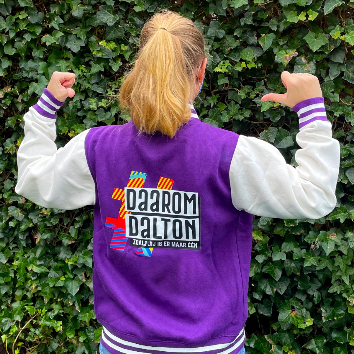 hay_social's tweet photo. Samen sta je sterk! Super leuk idee van Stedelijk Dalton Lyceum; een #collegejasje. Of we dat voor #DaaromDalton kunnen maken. Samen met Zubliem deze toffe versie uitgezocht, en zie hier resultaat. 

#haycreatieenadvies #creatie #reclamebureau #samensterk #bedrijfskleding https://t.co/yT57fve2ei