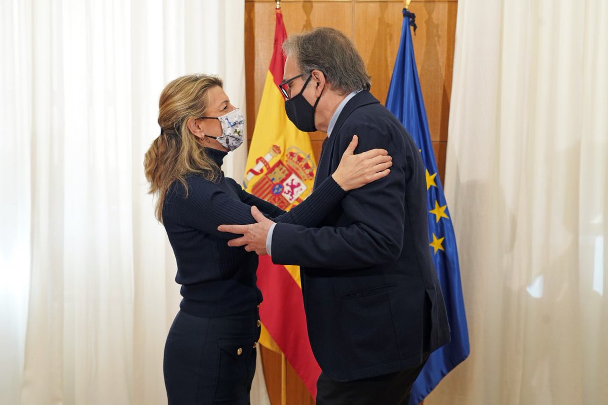 subirats9's tweet photo. Esta mañana me he reunido con @Yolanda_Diaz_. Compartimos el objetivo y el compromiso de atajar la precariedad en las universidades, garantizando una carrera académica digna así como analizar el desarrollo de la Inteligencia Artificial para crear empleo de calidad. https://t.co/RkiSZCHCSg