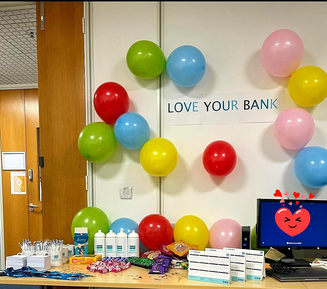 uclh_bank's tweet photo. #LoveYourBank day is here and we are celebrating all of our amazing bank workers! 💙

Don't forget to drop by the bank office (Euston 250, Ground Floor East) to meet the team who are ready to give a big welcome and give out some fabulous treats! The team will be here till 5 😃 https://t.co/ghMQA3f4NW
