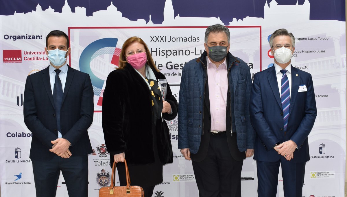 CIRIEC_Esp's tweet photo. La #EconomíaSocial, protagonista en #digitalización y #sostenibilidad 
Un placer haber participado en las Jornadas Hispano-lusas de Gestión Científica @Hispanolusas_To, celebradas en Toledo 
ℹ️ https://t.co/qxnWbOEYKP
@EconomSocialCLM @CoopAgroCLM @ONCE_oficial @uclm_es https://t.co/qZwLfqS8Yl