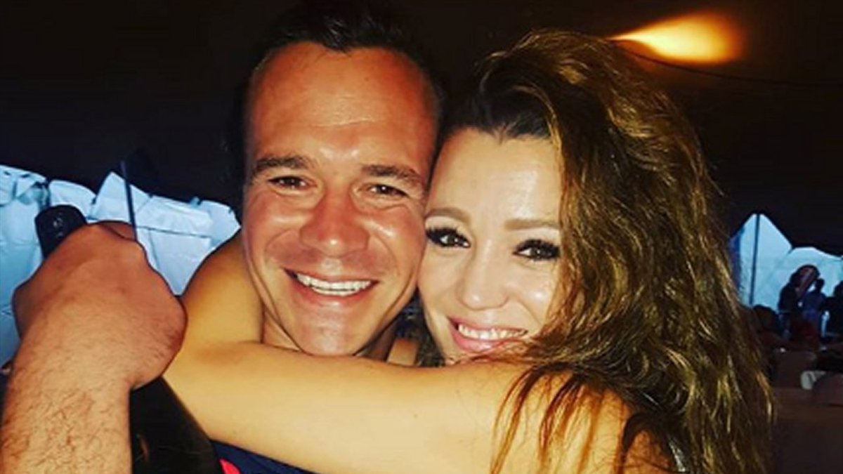 Is <a href="/NadineNet/">Nádine</a> en <a href="/DerickHougaard/">Derick Hougaard</a> se verhouding op die rotse? 

Lees meer hier: jousterre.co.za/2022/02/14/400…