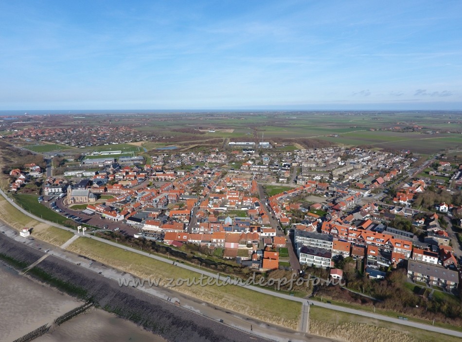 Overzicht betaald parkeren #Zoutelande 2022. Wijzigingen in tarieven en tijden.  In Olmenlaantje en Elzenlaantje wordt betaald parkeren ingevoerd. En tussen #Westkapelle en #Zoutelande, ook betaald parkeren bij: De Bucksweg, Aardappeldal en Joossesweg. -> tinyurl.com/37njtpuw