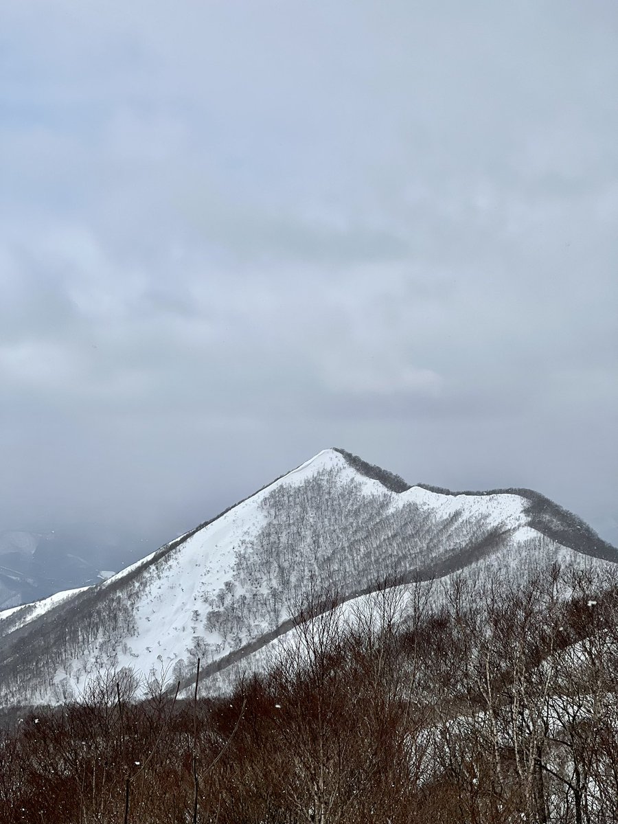 8Mountain's tweet photo. day32
遠いと思ってら近かった件。
#スノーボード #バックカントリー #八幡平 https://t.co/7E05HECl9A