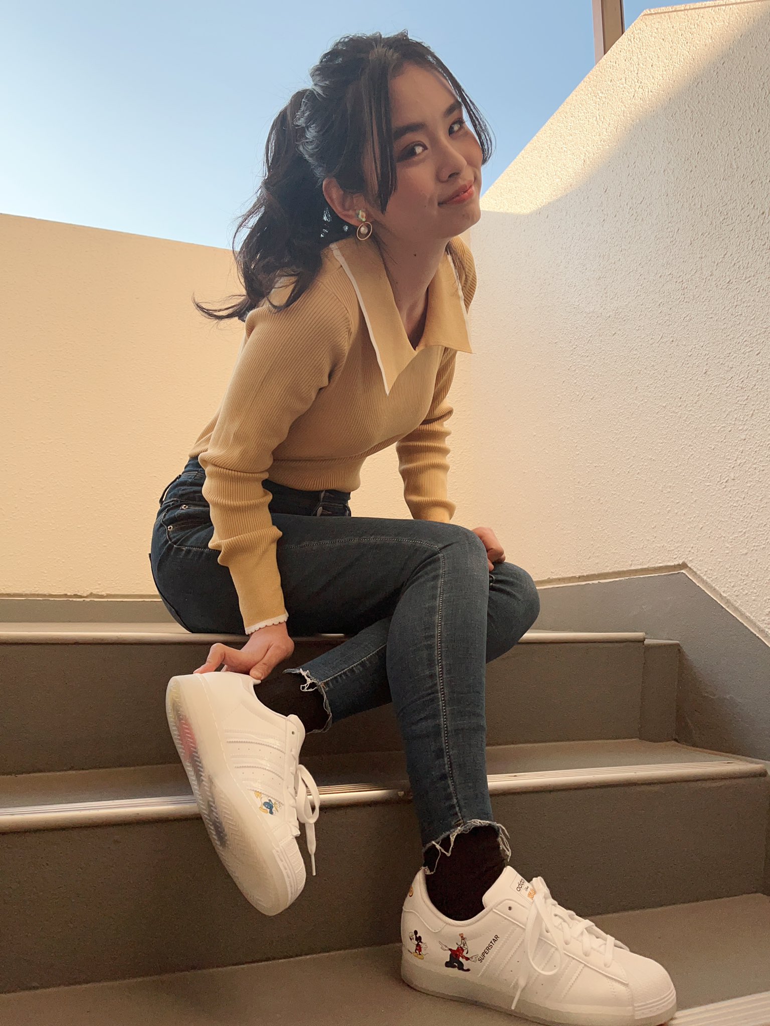 多田麻里絵 Abcマートのディズニーコラボの靴 こんな感じでスポーティーコーデに最適です ユニセックスなので カップルでお揃いや お友達とお揃いも ぜひチェックしてください Abcマート冬アンバサダー Abcマート ディズニー Adidas
