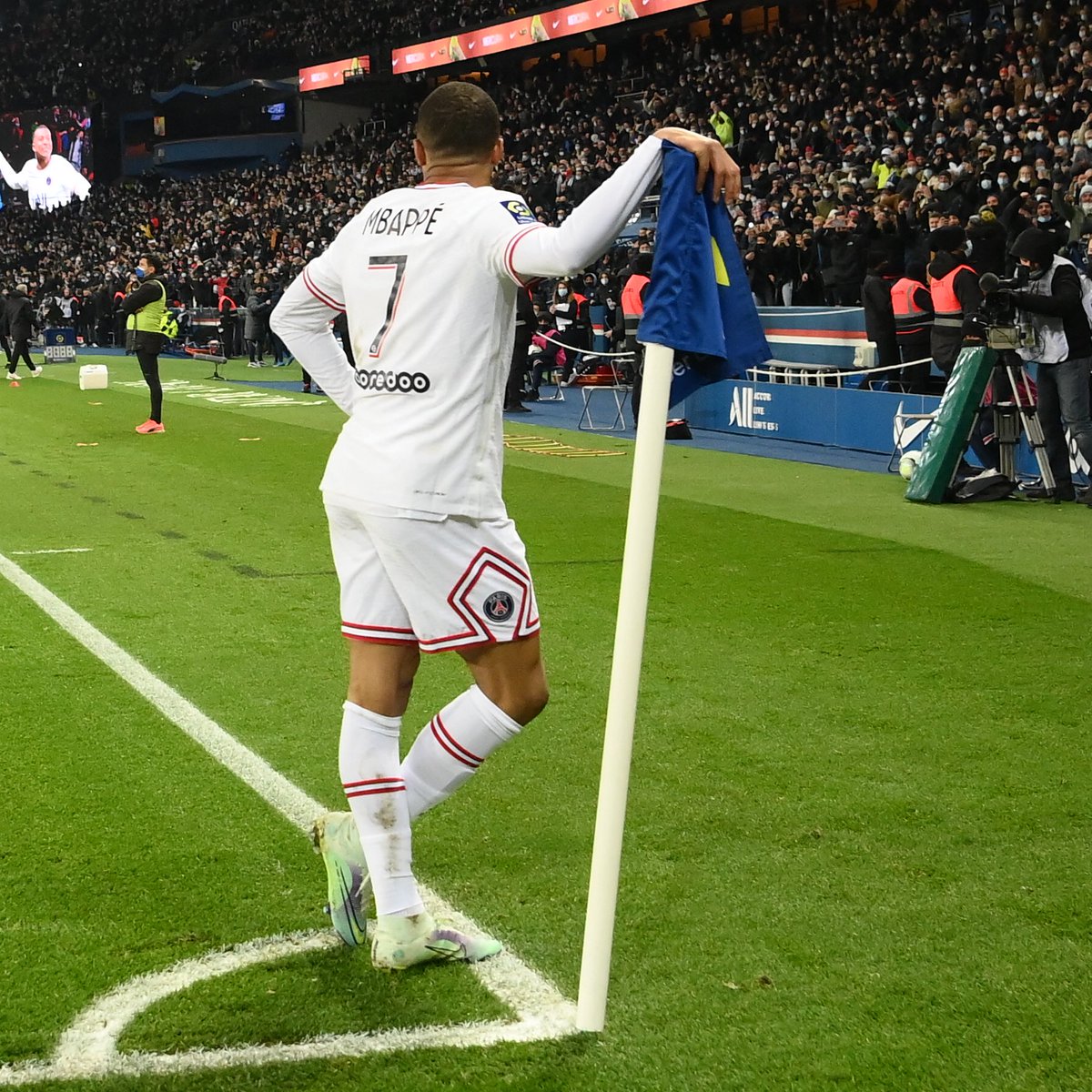 ChampionsLeague's tweet photo. Remind you of anyone? 👀

#UCL https://t.co/RFfjwLnuH6