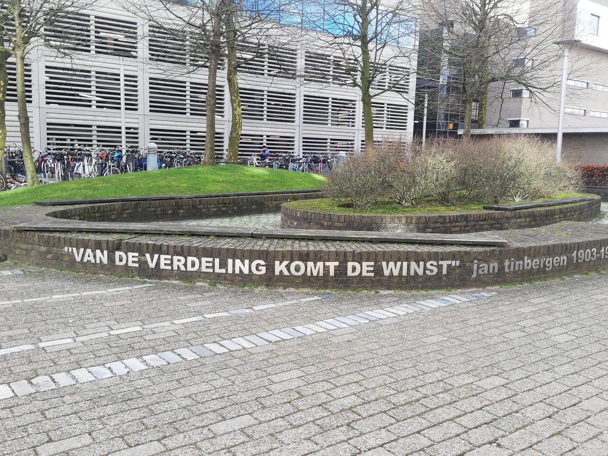Erasmus Universiteit. Jan Tinbergen wist het al <a href="/SanderSchimmelp/">Sander Schimmelpenninck</a> Of zoals men in sommige bijbelse kringen zegt: al gevende wordt men rijk