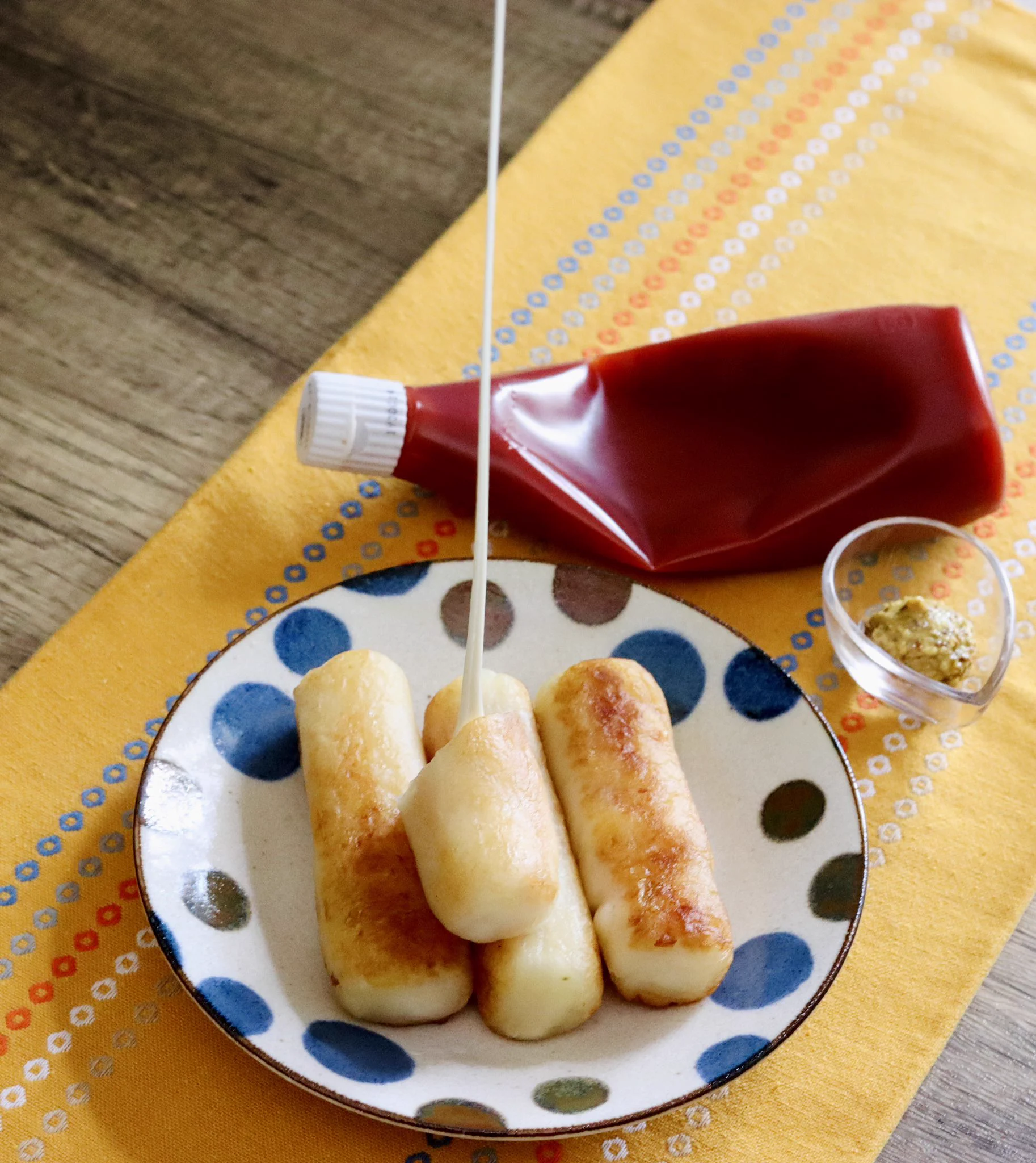 はわ…はわわ。笑えるくらいチーズのびのびな「じゃが芋」を使ったチーズ餅