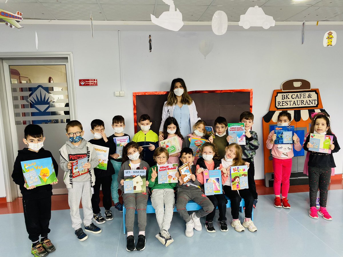 Erken yaşta kitap okuma bilincini kazanmak,kitap sevgisini aşılamak ve paylaşma değerini yaşayarak öğretmek amacıyla kitaplarımızı değiş-tokuş yaparak “Kitap Değişim”günümüzü kutladık.📚🎉 <a href="/ErkenCocukluk/">Hale Güneş</a> <a href="/tugbaozdinc/">Tuğba Özdinç Kater</a> <a href="/omerfarukozer/">ömer faruk özer</a> <a href="/isilkumyol/">Işıl Kumyol</a> #BookGivingDay #kitapdeğişimgünü