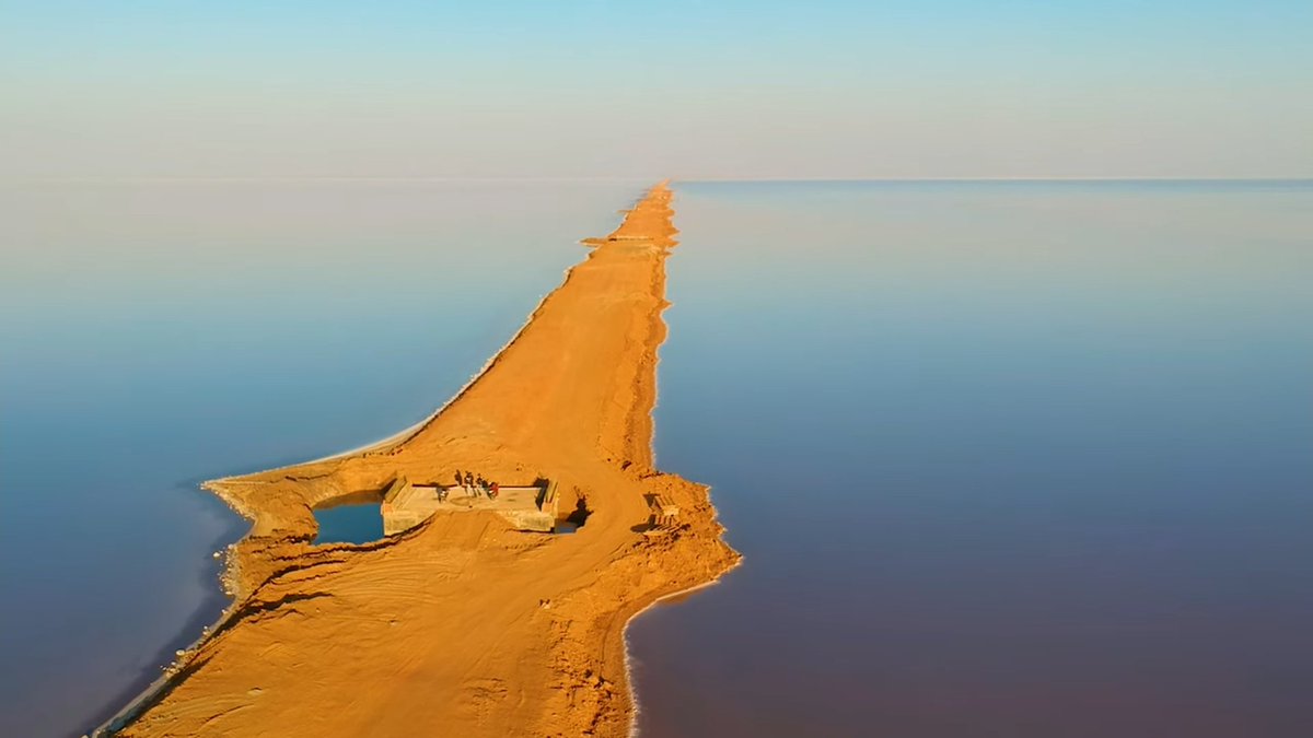 Sahilinfra2's tweet photo. #SH45
Kavda-Dholavira highway ,also known as road to heaven, u/c in Bhuj-Gujarat. Dholavira is the site of an ancient Indus Valley Civilization/Harappan city. Dholavira is on the Tropic of https://t.co/0QHv8bDVqX was recently declared as world heritage site.
©️Swapnil Navale https://t.co/8ySxBExleB