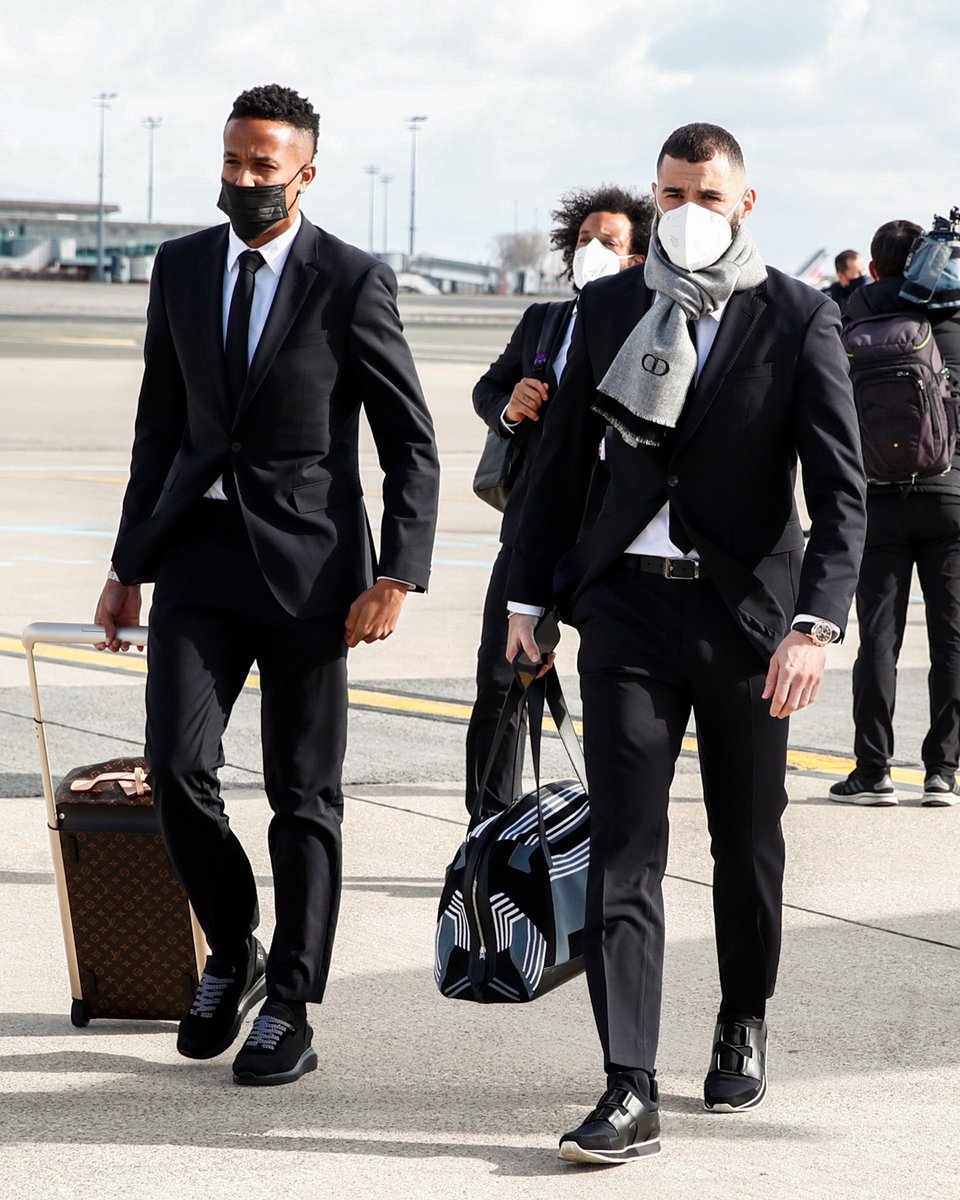 realmadrid's tweet photo. 🛬 Bonjour, París! 👋 
#UCL https://t.co/NH564fF9Rj