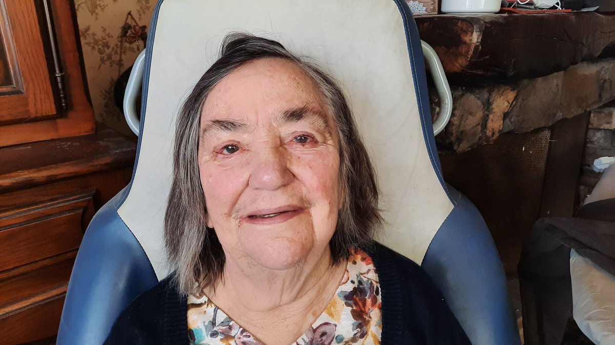 Je m'occupe de ma maman, 86 ans, atteinte d'#Alzheimer.
Je tiens à ce qu'elle finisse doucement ses jours dans sa maison qu'elle habite depuis 60 ans.
Comme @ZemmourEric, c'est non à la #MaisonDeRetraite et oui à la #RetraitealaMaison