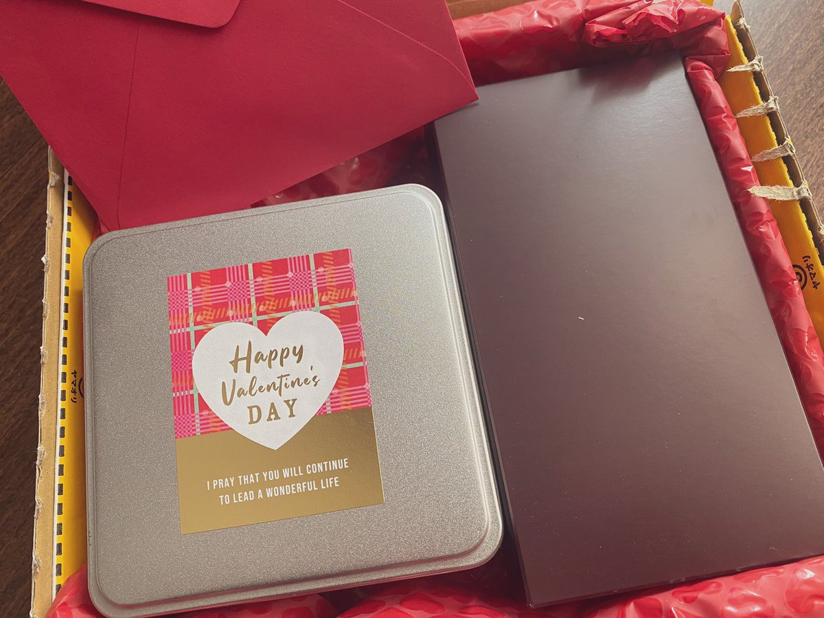 ファンの方からバレンタインチョコをいただきました🍫
減量中の身体に溶け込ませたいと思います🥰カーボアップ‼︎