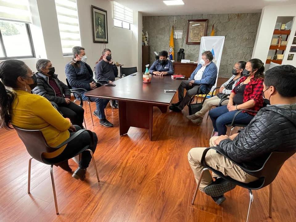 👒Al municipi equatorià de Biblián, la delegació del <a href="/fonsvalencia/">Fons Valencià per la Solidaritat</a> ha fet seguiment del projecte d’apoderament a dones mitjançant el seu desenvolupament socioeconòmic a través de la producció, i posterior venda, de productes compostos per “paja toquilla”, baix la marca “Bibilak”