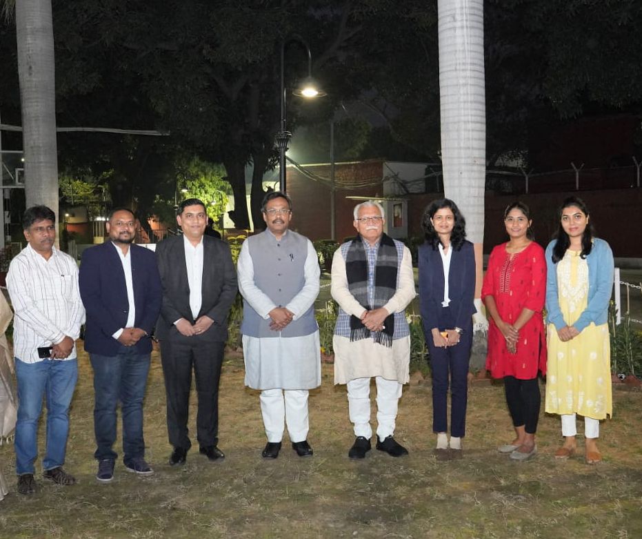 fsci's tweet photo. We are extremely elated to meet Haryana CM @mlkhattar &amp; Senior Leader of BJP @TawdeVinod. Their votes of confidence on AI technologies will unlock growth &amp; solve for new opportunities!

#DigitalIndia #FindabilitySolves #SustainabilityGoals #Transformation #WideData #AI #Analytics https://t.co/5V76pqHGks