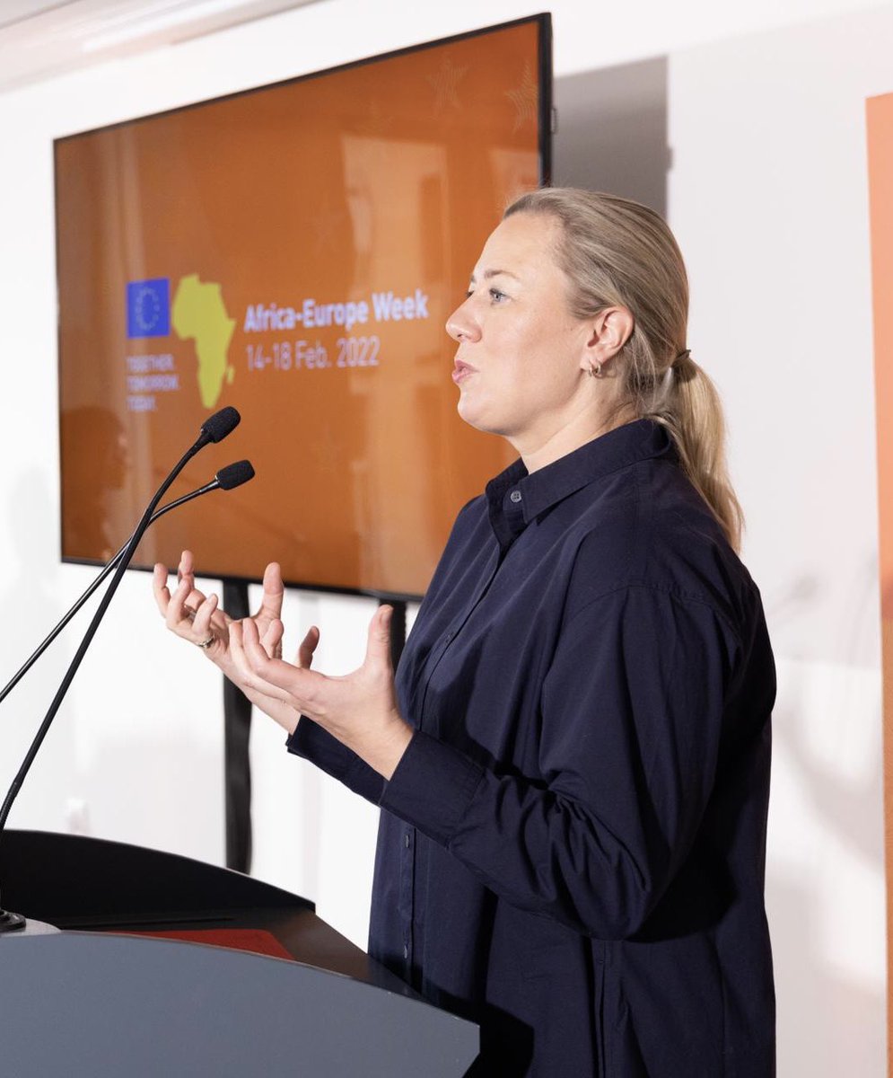 JuttaUrpilainen's tweet photo. What a way to kickstart 1️⃣st  #AfricaEU week with the Youth Day’s energy, hope &amp; power for change!

Partnership between Africa &amp; 🇪🇺 is sustainable only with youth at its ❤️. Youth must be involved in shaping it &amp; #AUEU leaders get inspired by their views. https://t.co/P1jqdPgCiB https://t.co/YuBDLtEYSz