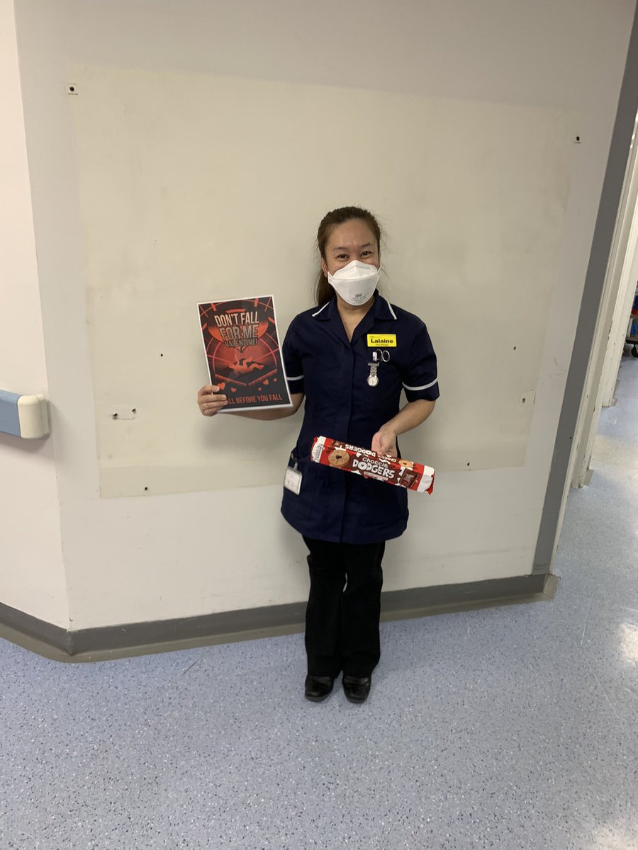 Some of THE ASPH medical ward staff feeling the love for falls prevention ❤️ <a href="/cpe_medicine/">Medicine CPE Team @asph</a> <a href="/HarmsFreeCare/">HarmsFreeCareTeam@asphft</a>  <a href="/ASPHFT/">Ashford & St Peter's</a> Don’t fall for me valentine:Call before you fall