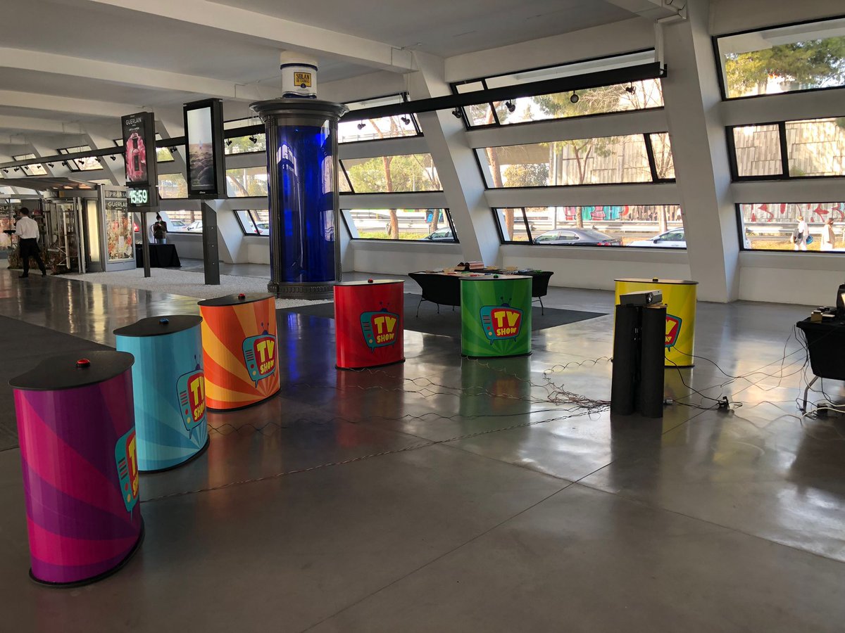 SmartyEventos's tweet image. La semana pasada estuvimos divirtiéndonos con una importante empresa de perfumería y cuidado personal en una de nuestras actividades estrella: ¡El TV SHOW FUROR! 🎉
Más información en nuestra web:

smartyeventos.es/furor-para-emp…