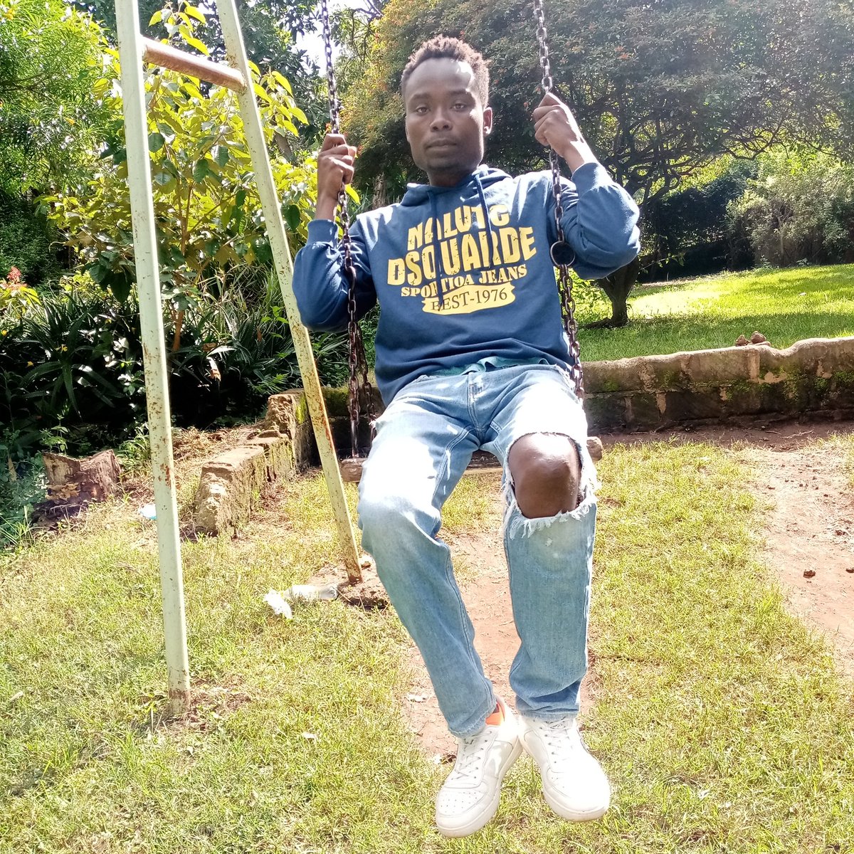 khalifa_del's tweet photo. #NewProfilePic https://t.co/7LE2mfOjAY