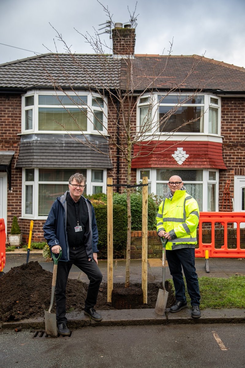 Salford City Council (@salfordcouncil) on Twitter photo Salford has welcomed 35 new street trees thanks to a dedicated fund created by @ClearChannelUK. The 35 semi-mature trees were planted on Light Oaks Road in Claremont by <a href="/CityofTreesMcr/">City of Trees</a>.
Read more: orlo.uk/xe1HZ
<a href="/MikeMcCusker15/">Mike McCusker</a> Salford has welcomed 35 new street trees thanks to a dedicated fund created by @ClearChannelUK. The 35 semi-mature trees were planted on Light Oaks Road in Claremont by <a href="/CityofTreesMcr/">City of Trees</a>.
Read more: orlo.uk/xe1HZ
<a href="/MikeMcCusker15/">Mike McCusker</a>