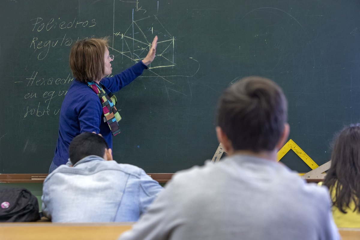EduXunta's tweet photo. ♀️ Vinte centros educativos súmanse a #EduReferentes, un programa en colaboración con @ExecutivasG para impulsar vocacións libres de estereotipos de xénero
 
Participarán en charlas e sesións de traballo lideradas por mulleres profesionais que destacan nos seus sectores https://t.co/KbiTT8sJpZ