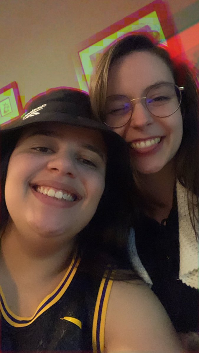 hanchark's tweet photo. hoje é #MilaDay e eu só queria que todo mundo tivesse a oportunidade de ter uma Camila em sua vida, você é a melhor do mundo irmã!!!! amo tu mil milhões ❤️🥰😍😻🖤 https://t.co/yexC2BEcSN