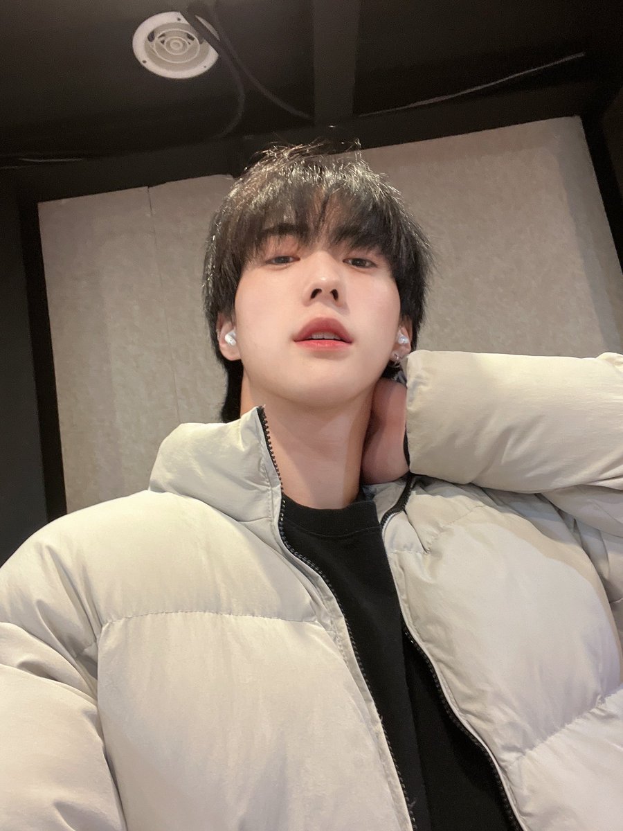 [#제우]

발렌타인데이 잘 보내세요🍫🥰

#BLACK_LEVEL #블랙레벨
#ValentinesDay