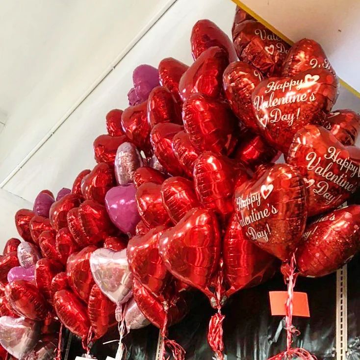 PartyHawaii's tweet photo. Our hearts are full with 💕 Happy Valentine's Day! We will be open until 6pm so drop by to pick up balloon bouquets 🎈✨
.⠀⠀⠀
.⠀⠀⠀
.⠀⠀⠀
#partycityofhawaii #luckywelivehawaii #hawaiilife #hawaiimom #hawaiimoms #hawaiimilitarywives #ohana #hawaiiparty #hawaiiballoons https://t.co/r7mFharl7n