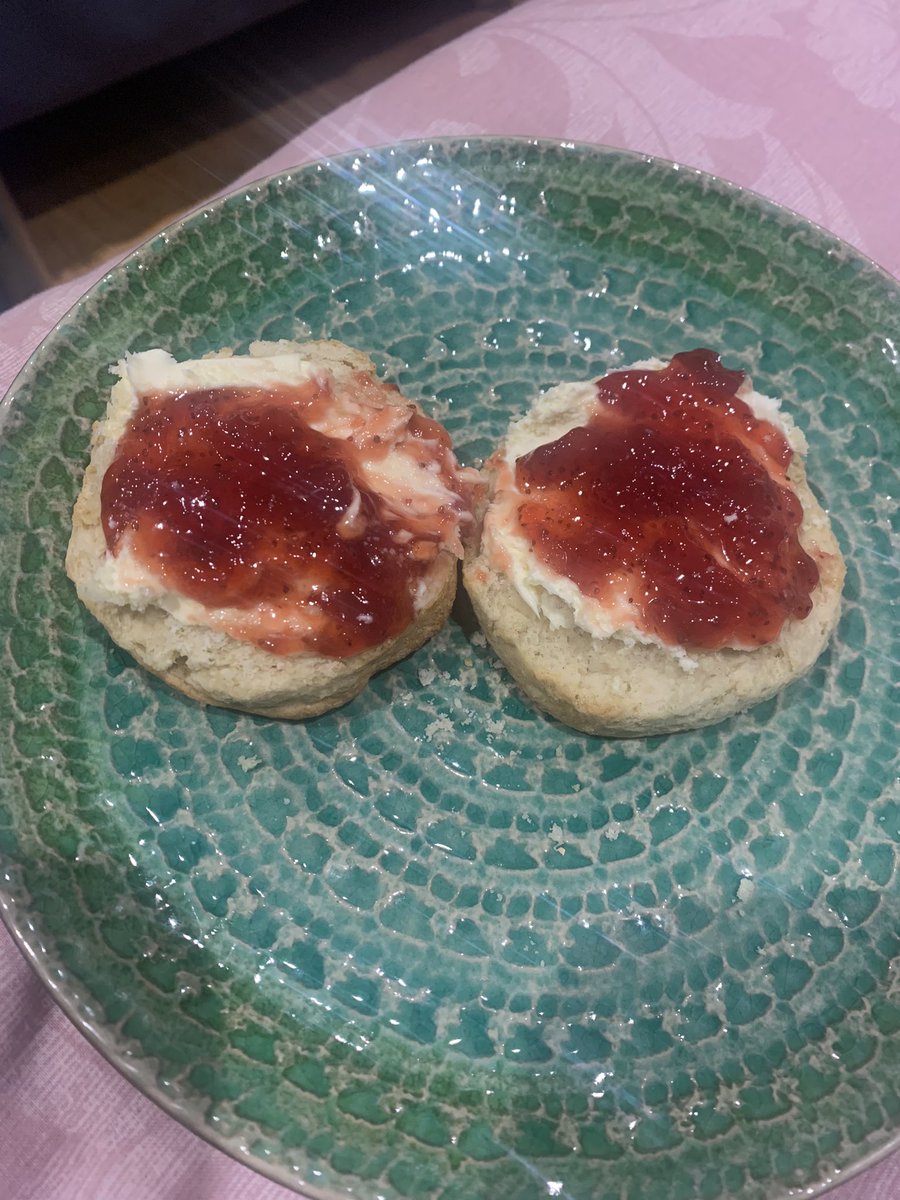 Missy_Megan's tweet photo. Cream first. #Devonmethod https://t.co/Z9qHXZWyZP